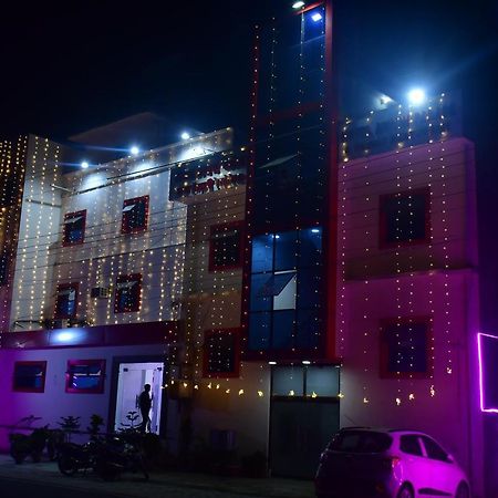 Hotel Awadh Palace Sahjanwa Extérieur photo