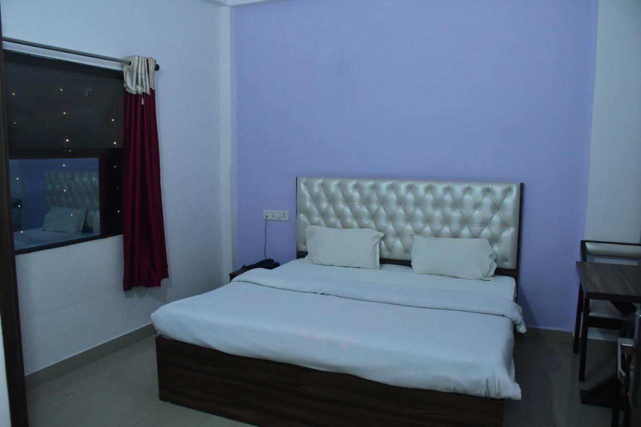 Hotel Awadh Palace Sahjanwa Extérieur photo