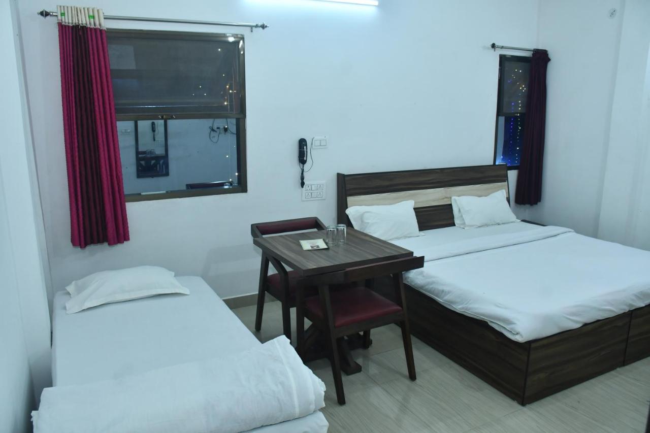 Hotel Awadh Palace Sahjanwa Extérieur photo