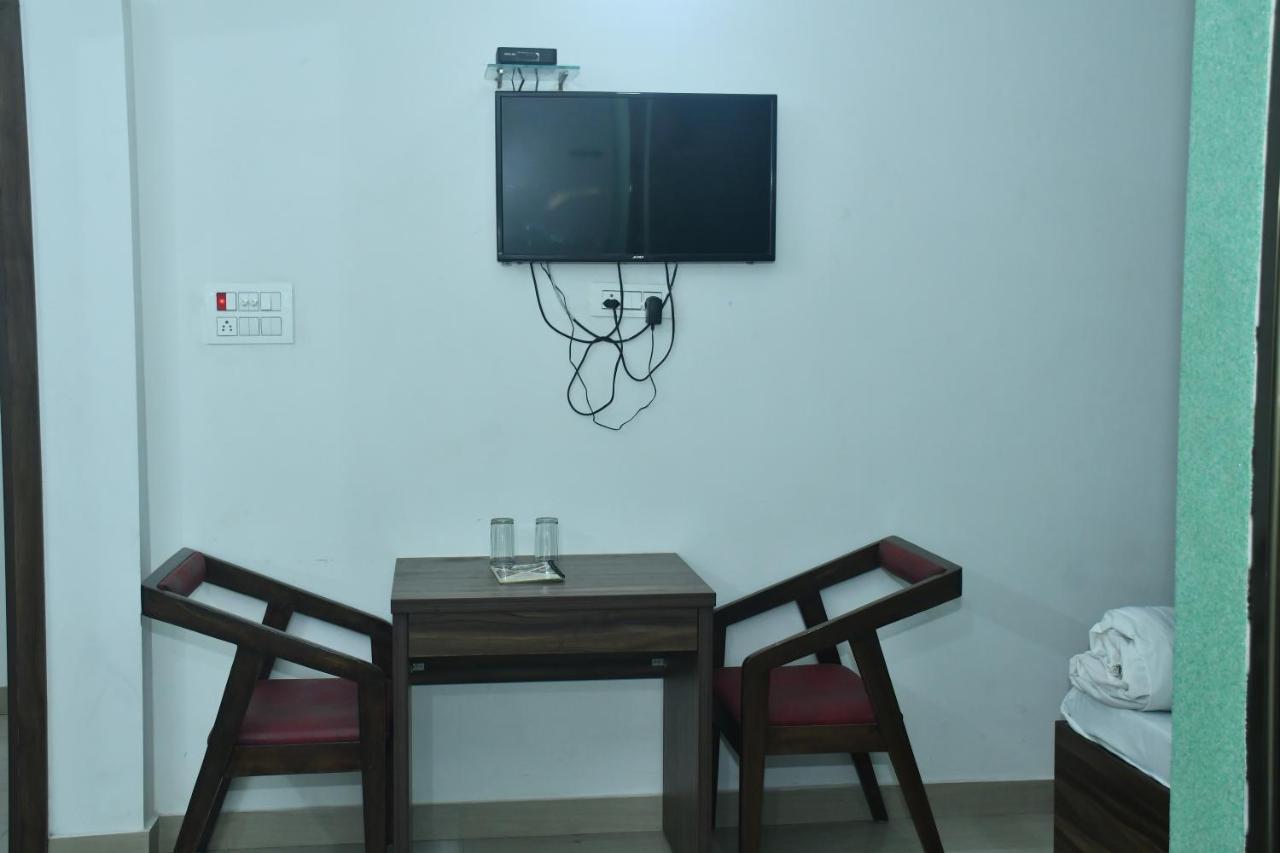 Hotel Awadh Palace Sahjanwa Extérieur photo