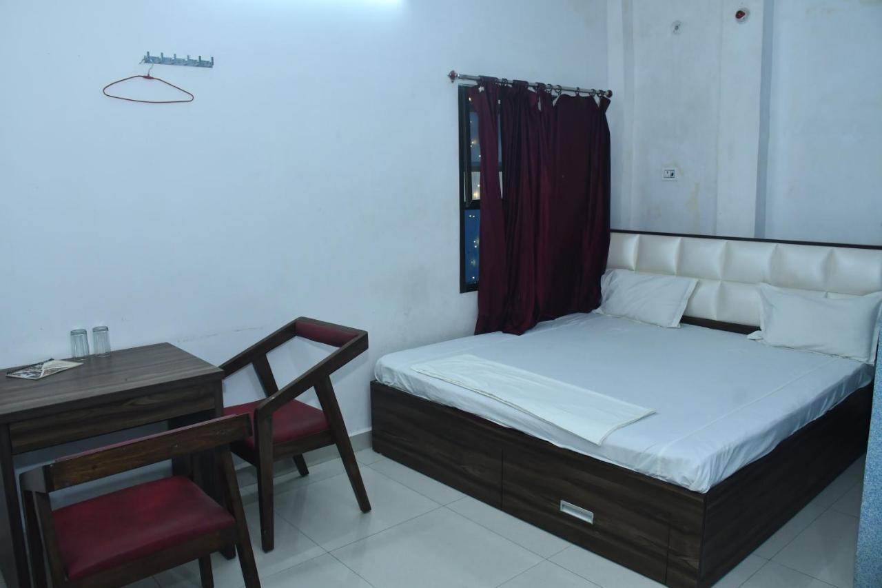 Hotel Awadh Palace Sahjanwa Extérieur photo