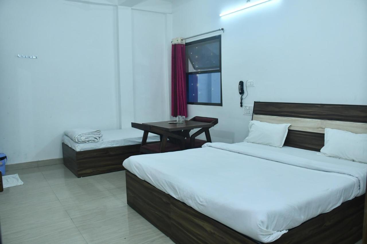 Hotel Awadh Palace Sahjanwa Extérieur photo