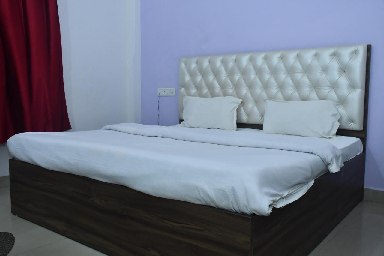 Hotel Awadh Palace Sahjanwa Extérieur photo